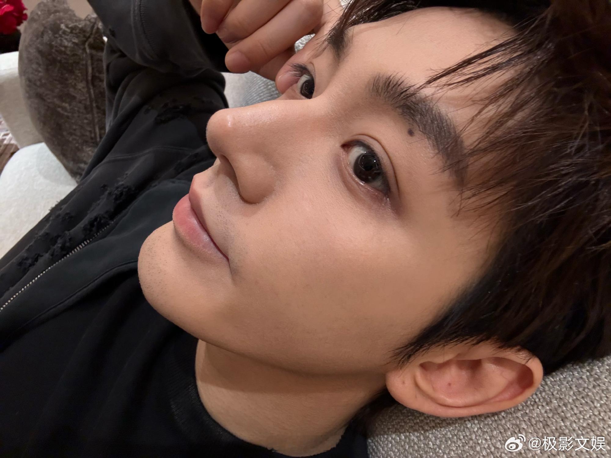 邓为晚安语音邓为怼脸自拍营业邓为怼脸自拍营业，还有晚安语音。真不错