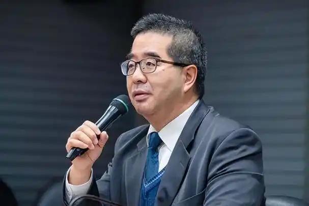 和马英九基金会切割才没多久，萧旭岑的说话画风，就悄悄变了味。七月三号这位国民