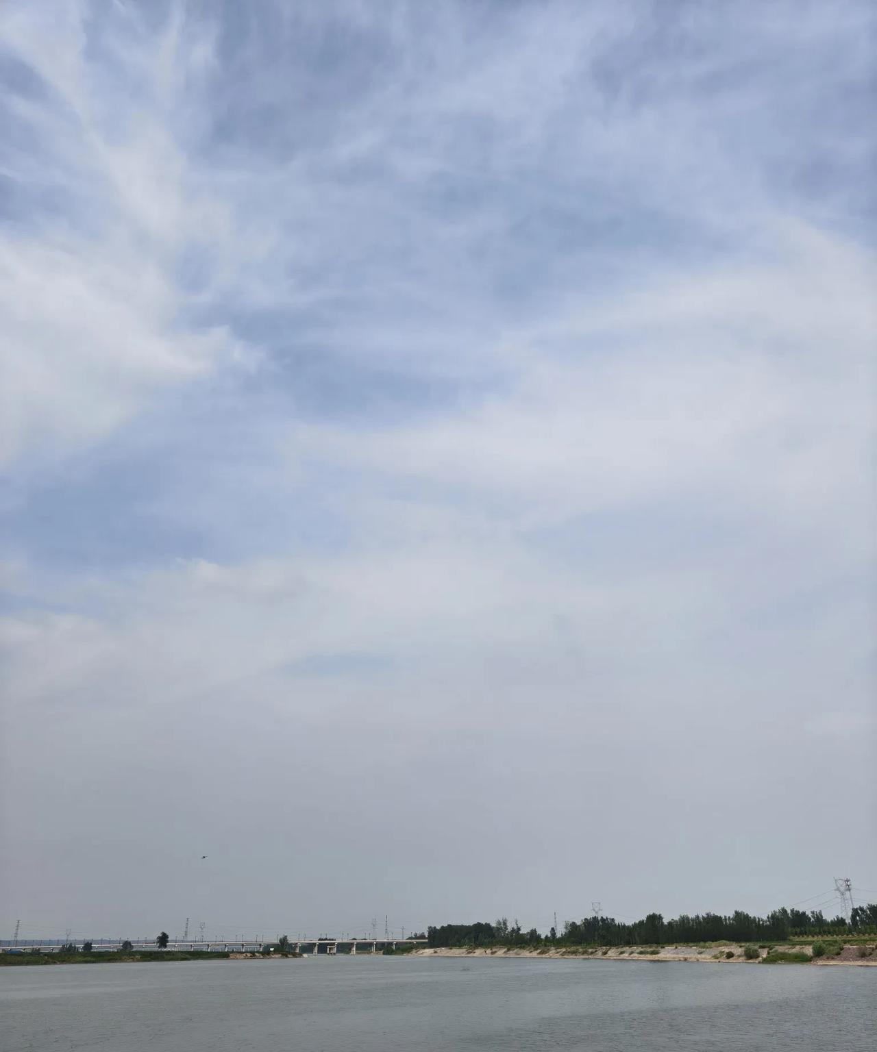 不是危言耸听，千万别让孩子天天玩手机经常看手机的孩子有以下七个大特征:第一、