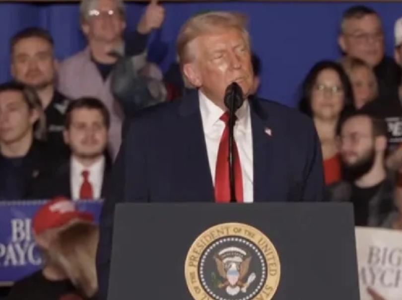 据环球网消息，美国总统特朗普于当地时间12月9日在宾夕法尼亚州一场集会上发表讲话