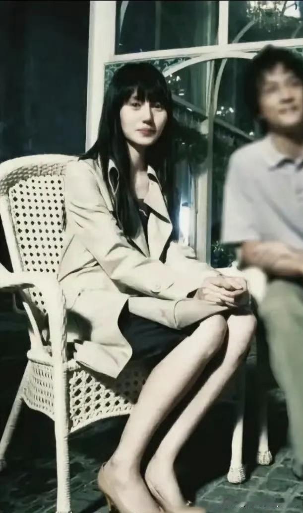 哇，袁泉年轻时候真是长的好美啊，当然现在也很美啊！那张脸也太高级了吧，混血感十