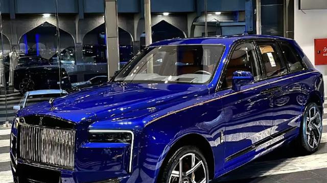 新款库里南,外观豪华大气,搭载6.7L+V12引擎,售价745万!
