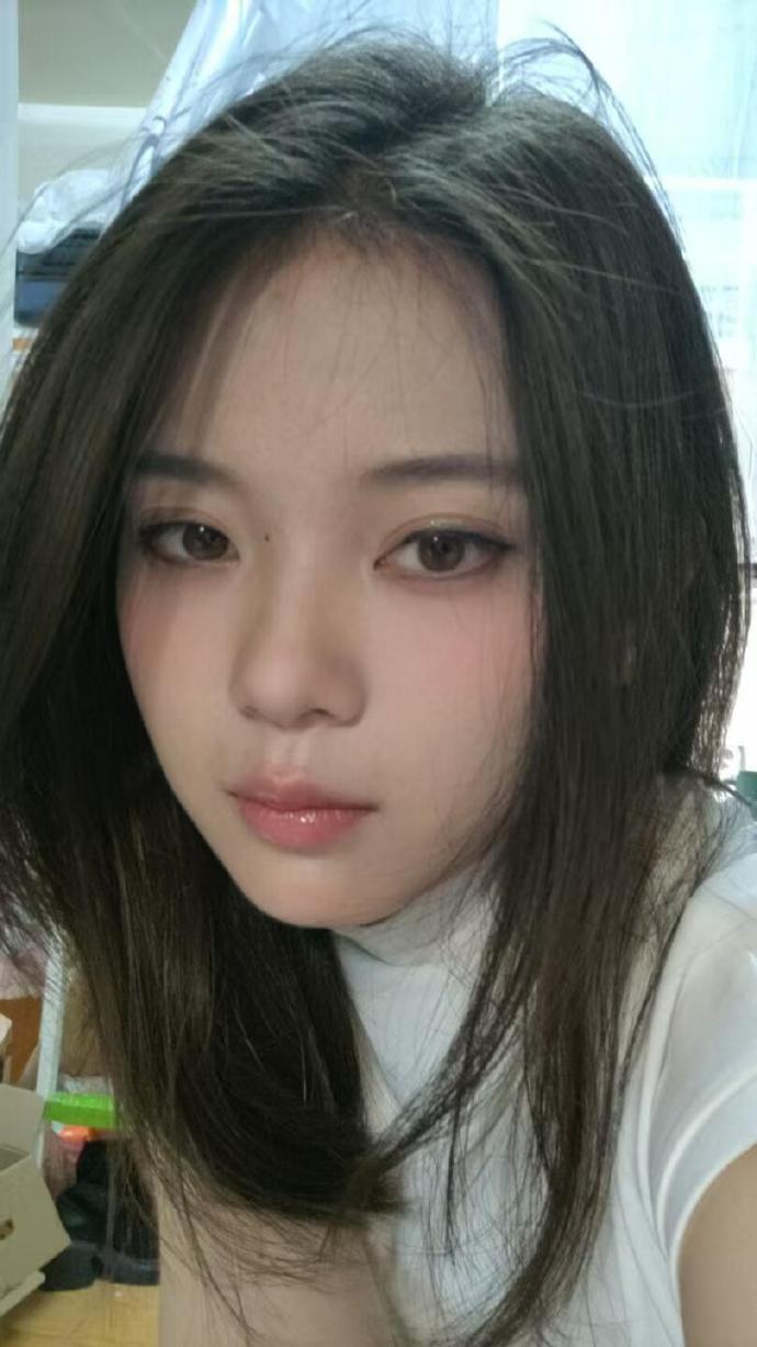全包眼线+眼下腮红是最牛的​​​