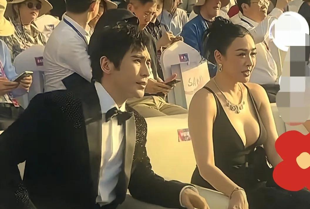 刷到钟丽缇和小男友同框的图，突然get到“大妈把小鲜肉熬成大叔，大妈还是那
