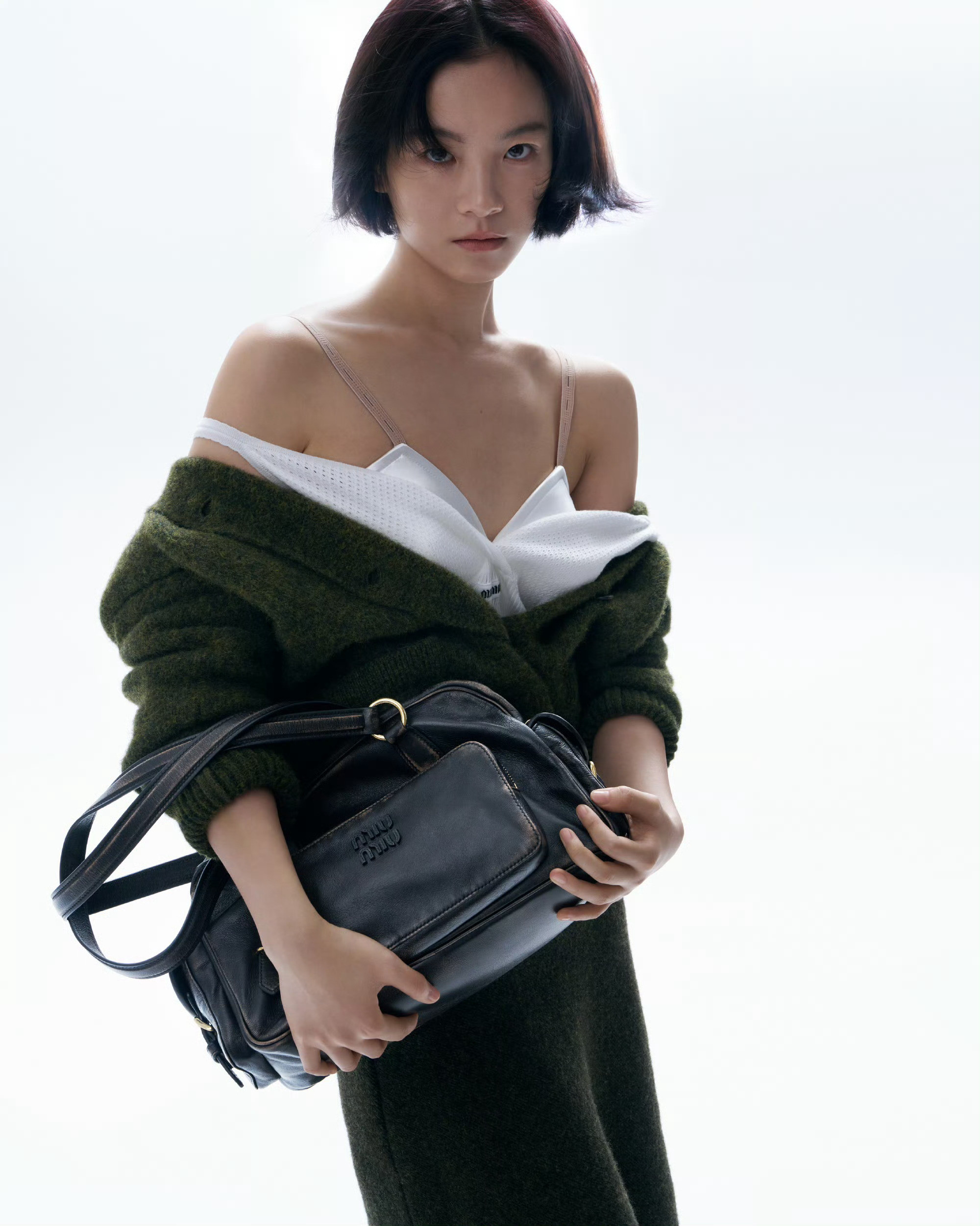 李庚希恭喜成为MiuMiu品牌大使哦[比心]咱希就是这么棒！！[鼓掌][鼓