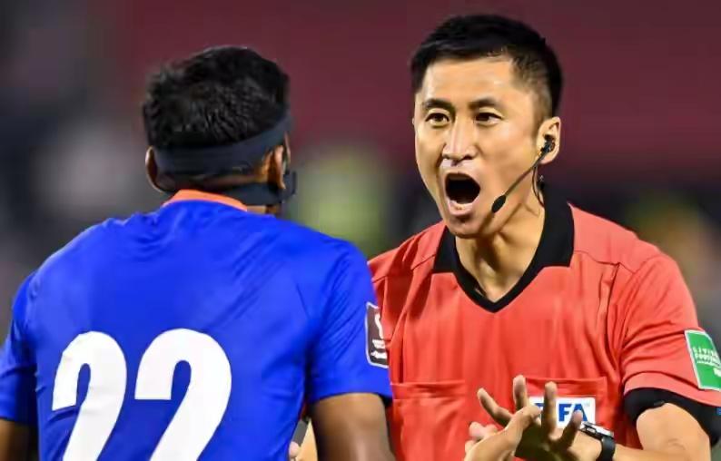 潘伟力：马宁回来了，京鲁德比的球迷们慌了吗？晚上与朋友们宵夜，有朋友说：这次的