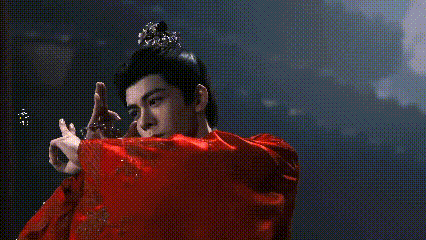 曾舜晞今年一天班都没落下从4月《月鳞绮纪》杀到9月《九门》，再到年末《交换人生