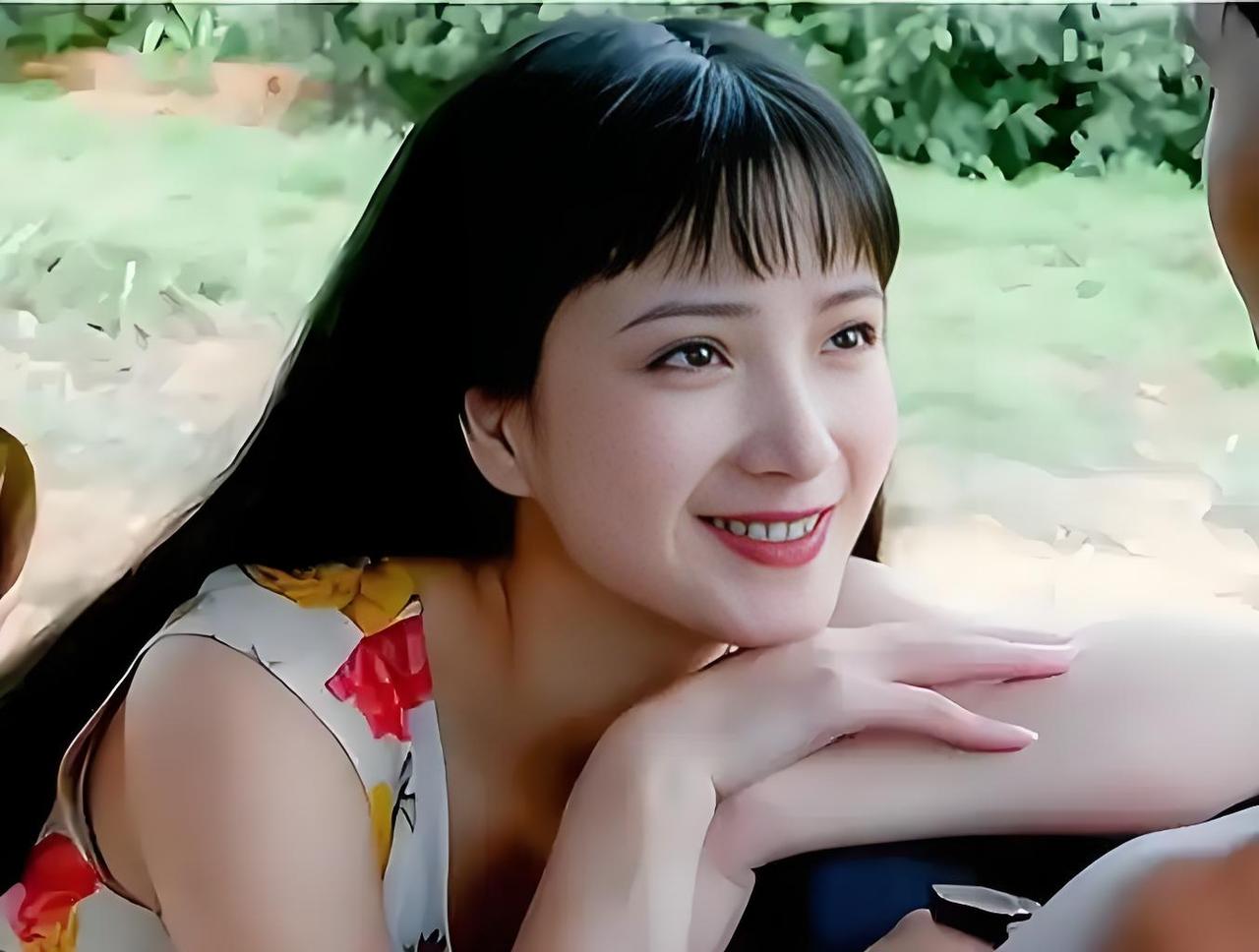 何晴和徐松子是非常要好的朋友。因为身体不好，她在徐松子家吃了一年的饭。何晴说