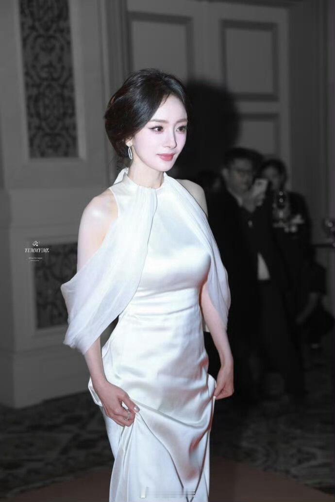 杨幂紧身裙魅力​​​