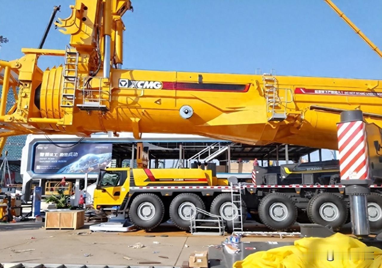 4000吨吊装神器横空出世，西方沉默了，它凭啥改写全球规则？最近刷到不少国外工