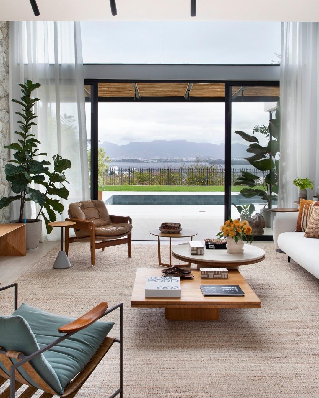 700平米别墅，让自然成为生活的永恒底色低调又高级的装修是什么样子的?别墅