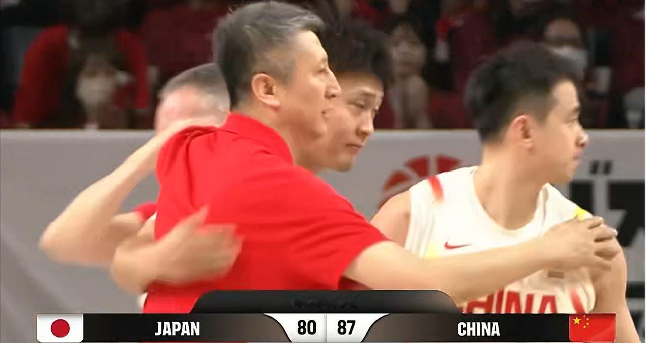 牛逼！牛逼！牛逼！拿下了，87:80。太不容易了。如果看过这场直播的话，