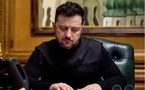 让泽连斯基下台不容易，可是泽连斯基不下台，这场俄乌冲突就结束不了，这不仅仅是俄罗