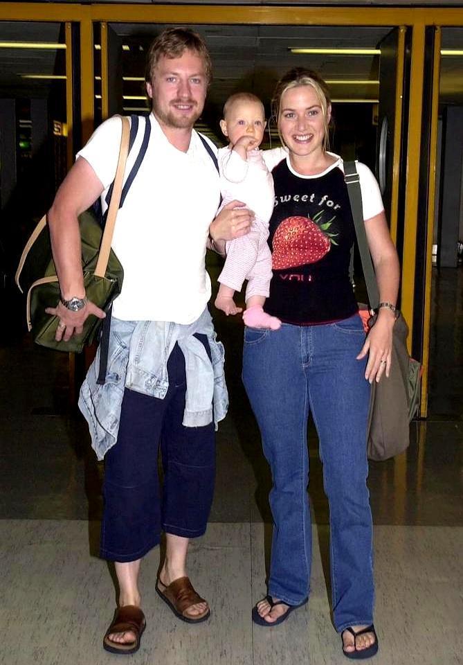 面试剧组，她从不提母亲是凯特·温斯莱特。没人知道，这个被网暴“长得丑”的女孩，