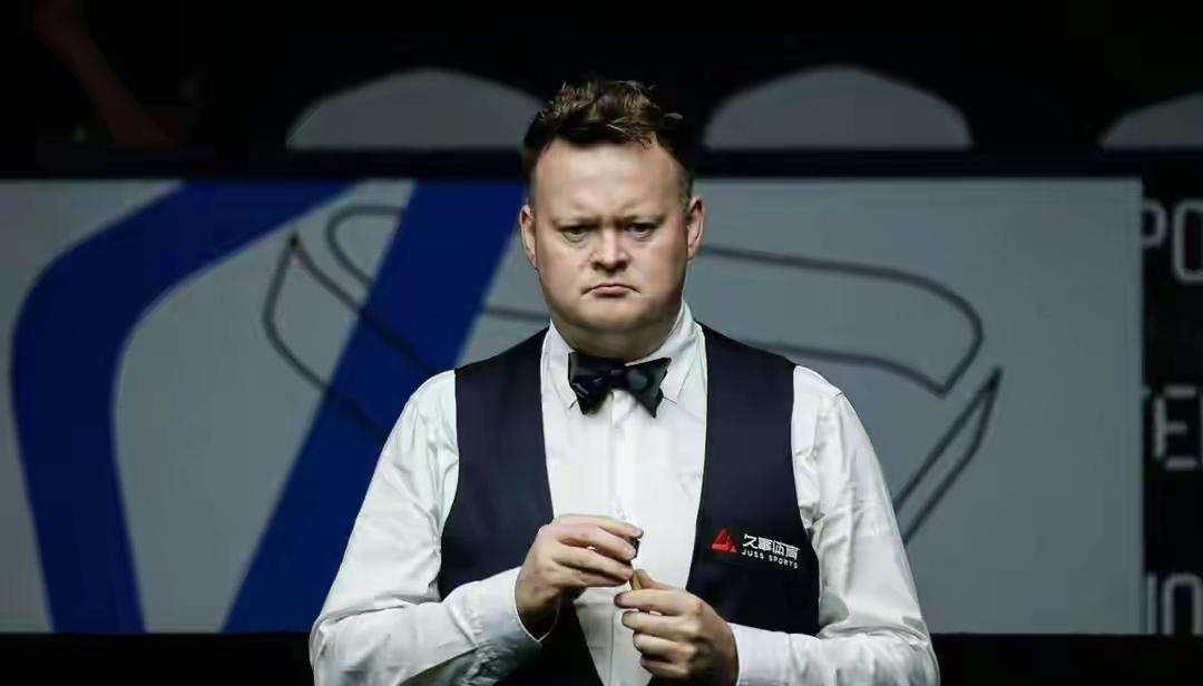 丁俊晖又输墨菲了，第17次。不是没状态，是对手太稳。墨菲不靠炸杆，靠的是