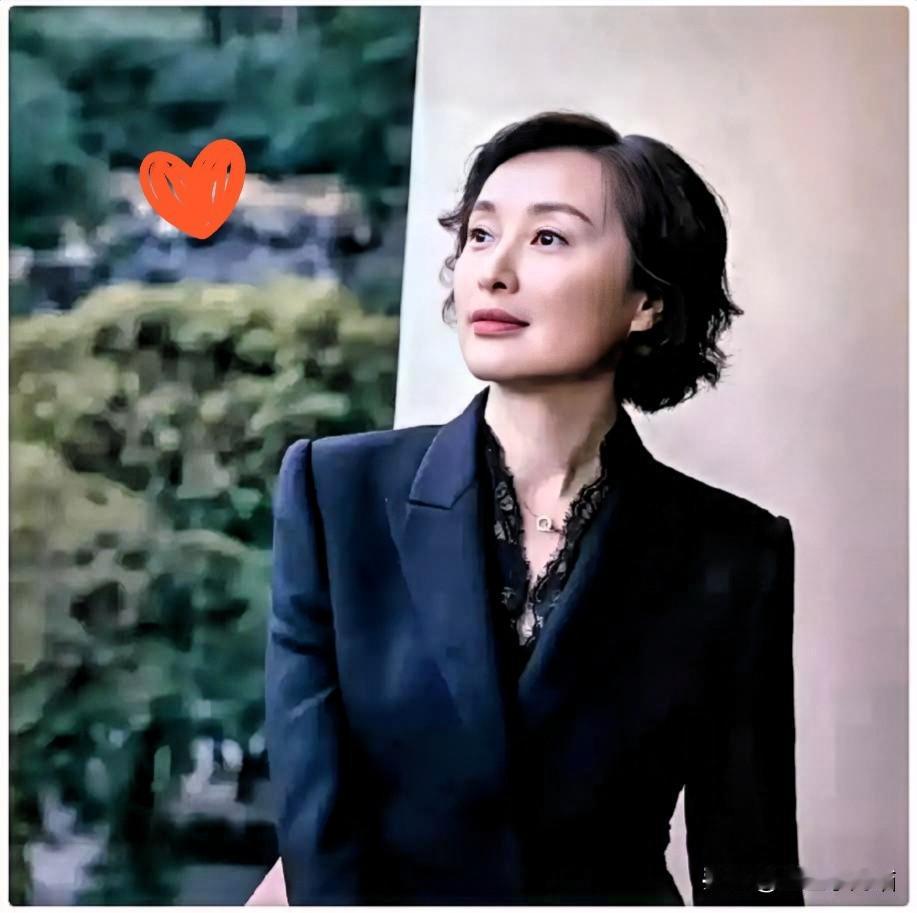 吴越实在不行你就退圈吧！主要是大家都看不下去了，你说说你都53岁了，