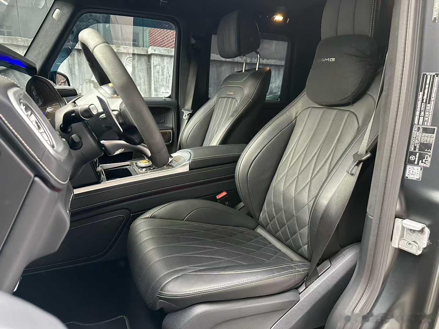 奔驰G63甲辰限量版特殊车型与配置高，25年上牌，1.5w公里