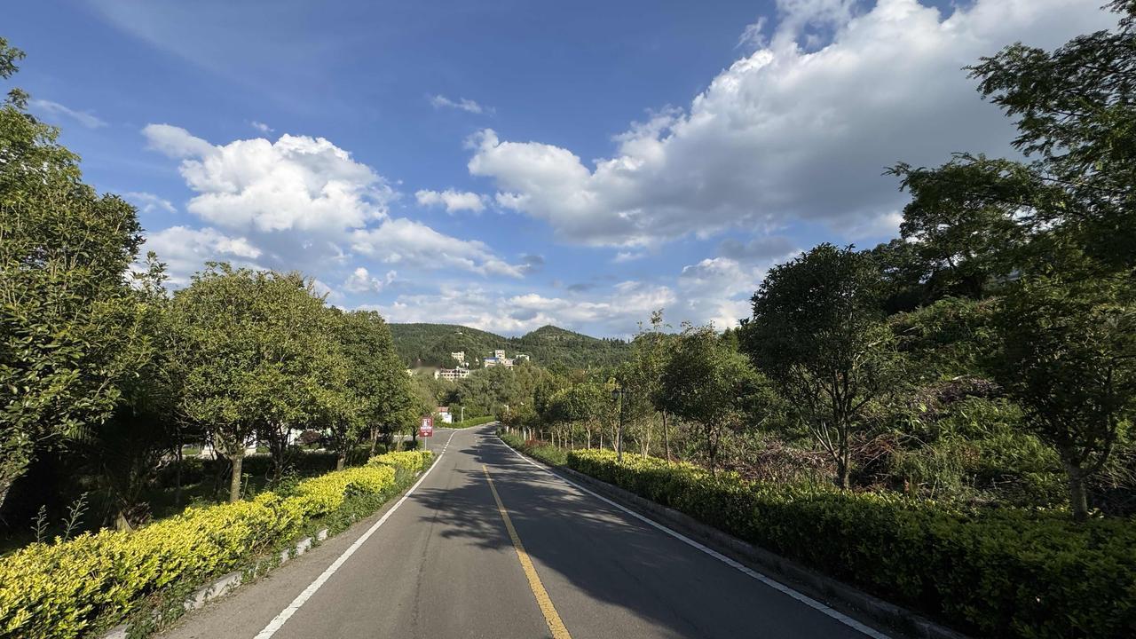 自驾游慢游之贵州盘州9月1号从马岭河湿地公园营地出发，136公里，开车三个多小