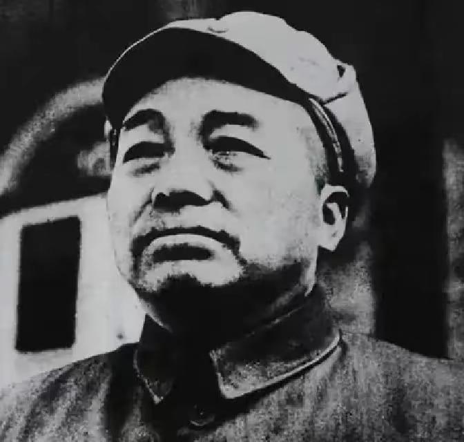 1965年，组织想让彭德怀重新出来工作，可他态度十分坚决，压根不愿复出，他特意亲