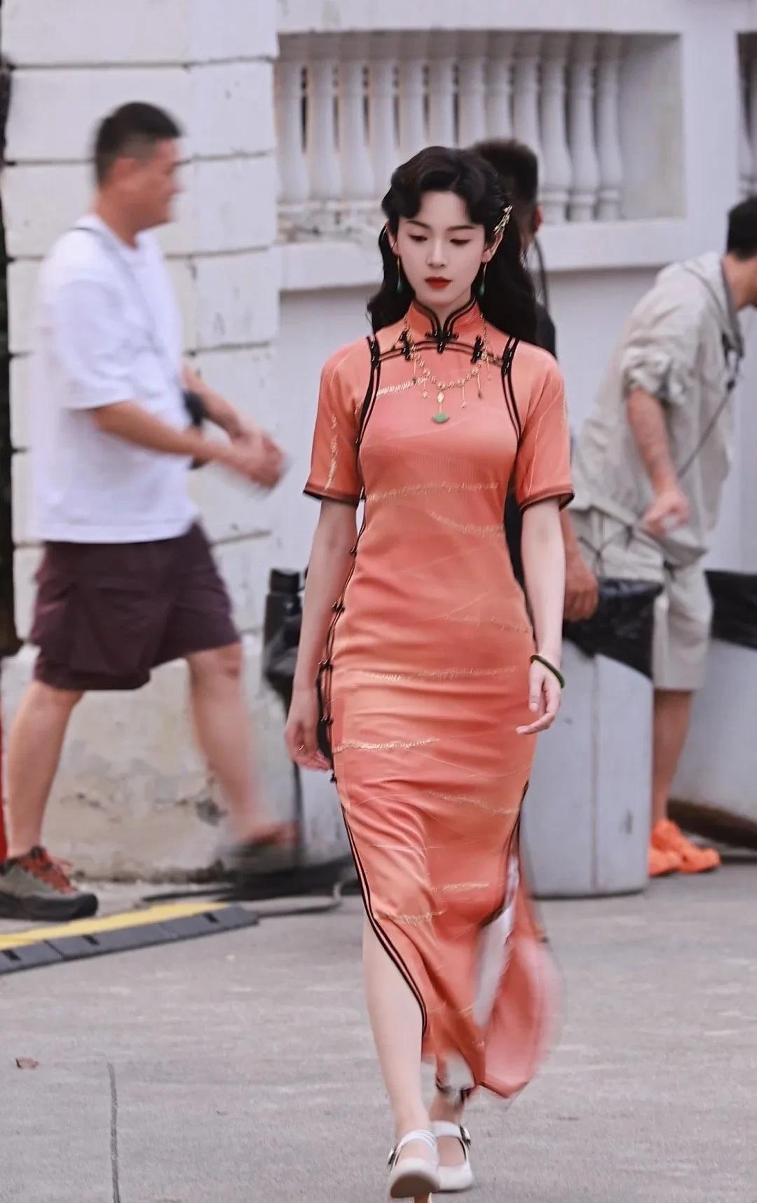 #陈瑶##陈瑶老九门#陈瑶《九门》路透释出！民国气场全开，霍大当家slay全