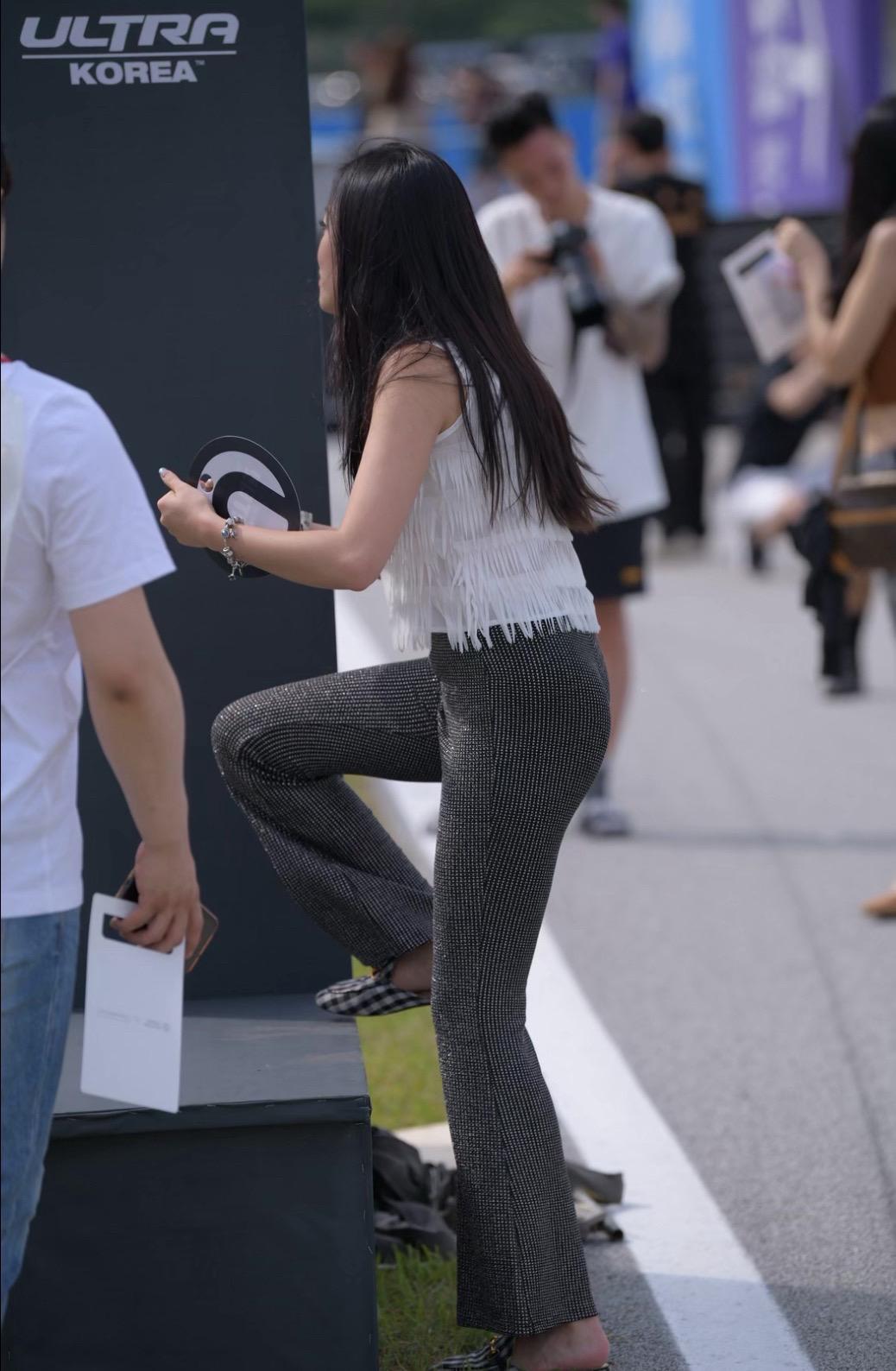 街拍小姐姐穿搭秀 极品气质 背影杀手