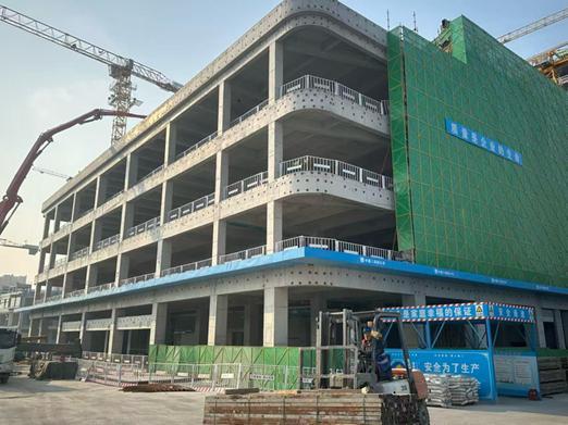 青岛崂山1800亿豪赌！255个项目昼夜轰鸣，背后竟藏着一个北方城市的逆袭野心？