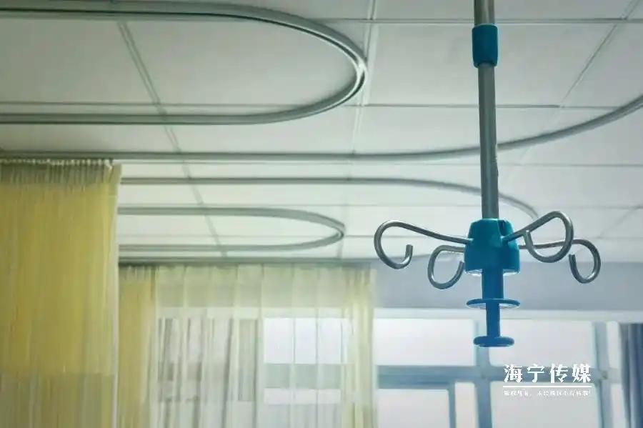 这真是救命了！浙江海宁，一名62岁男子在家休息时心源性急症急性发作，女儿见状，立