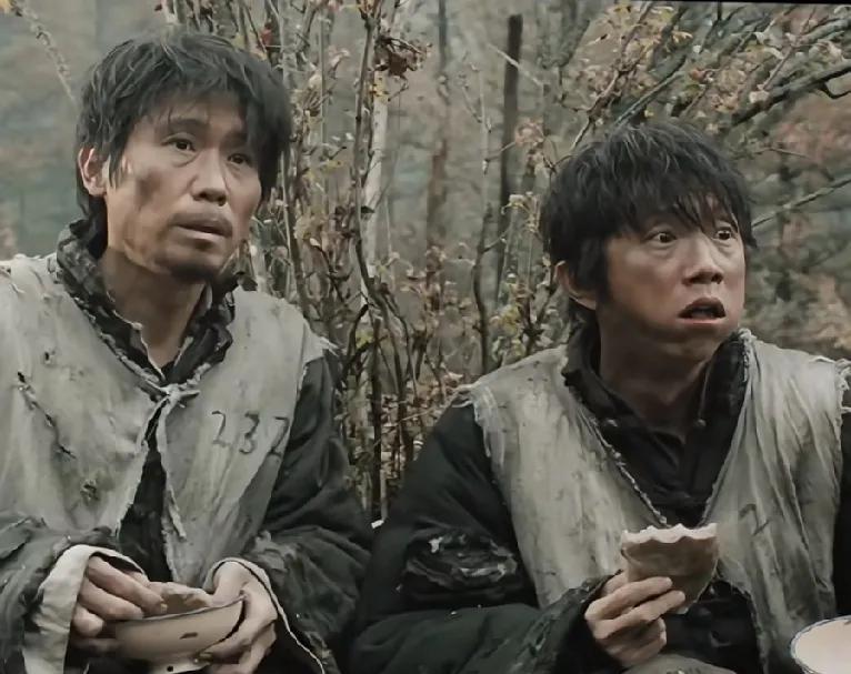 《归队》看见李乃文和封腻味就想笑！你俩演的是抗战剧还是喜剧？腻味正在劳工营里