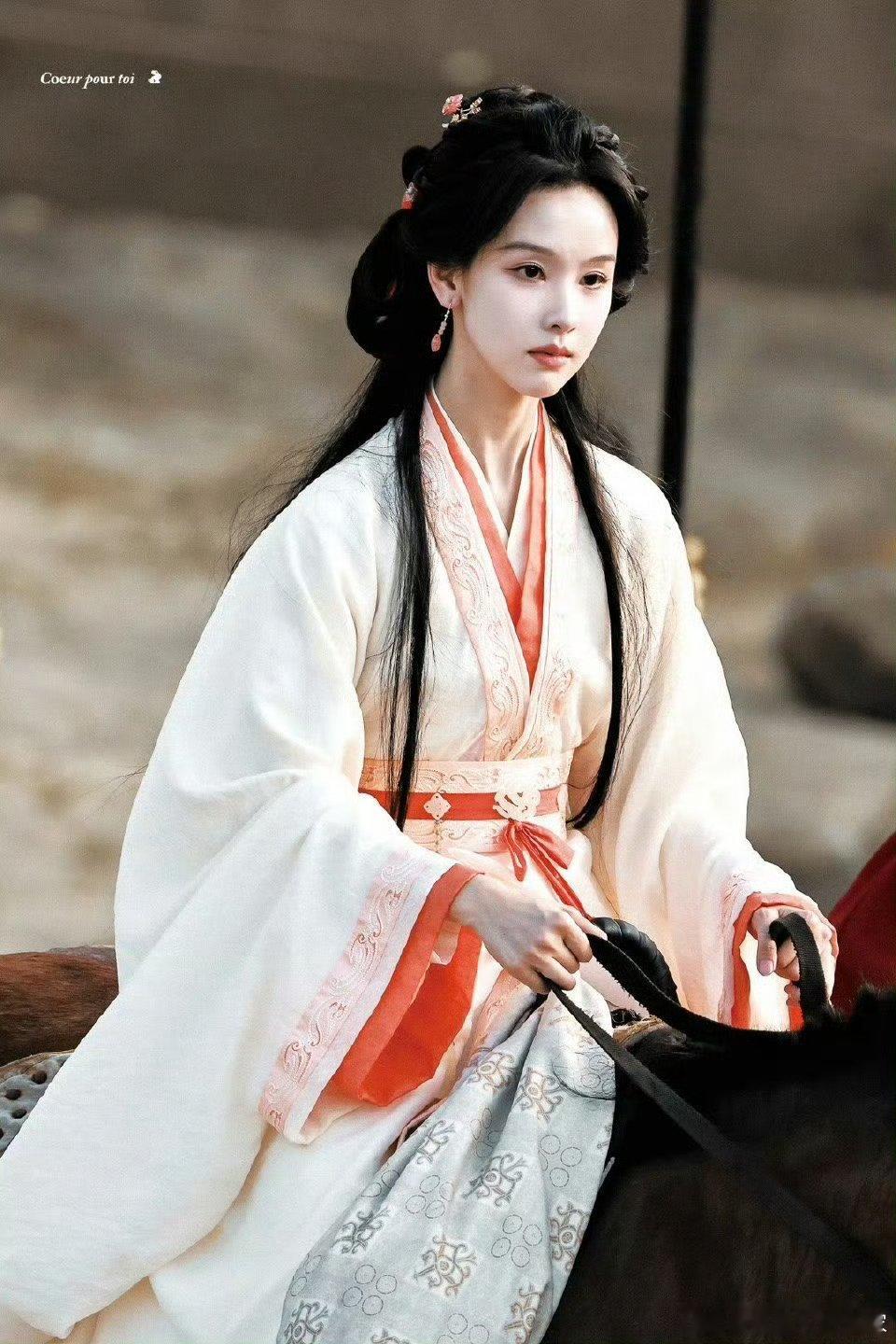 陈都灵真的好适合演将门虎女啊啊啊谁懂好灵的兔子妹～