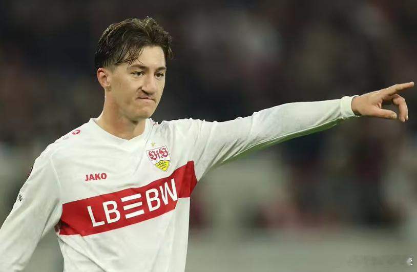 据《曼彻斯特晚报》消息，随着曼联中场可能面临重组，斯图加特中场球员安杰洛·斯蒂勒