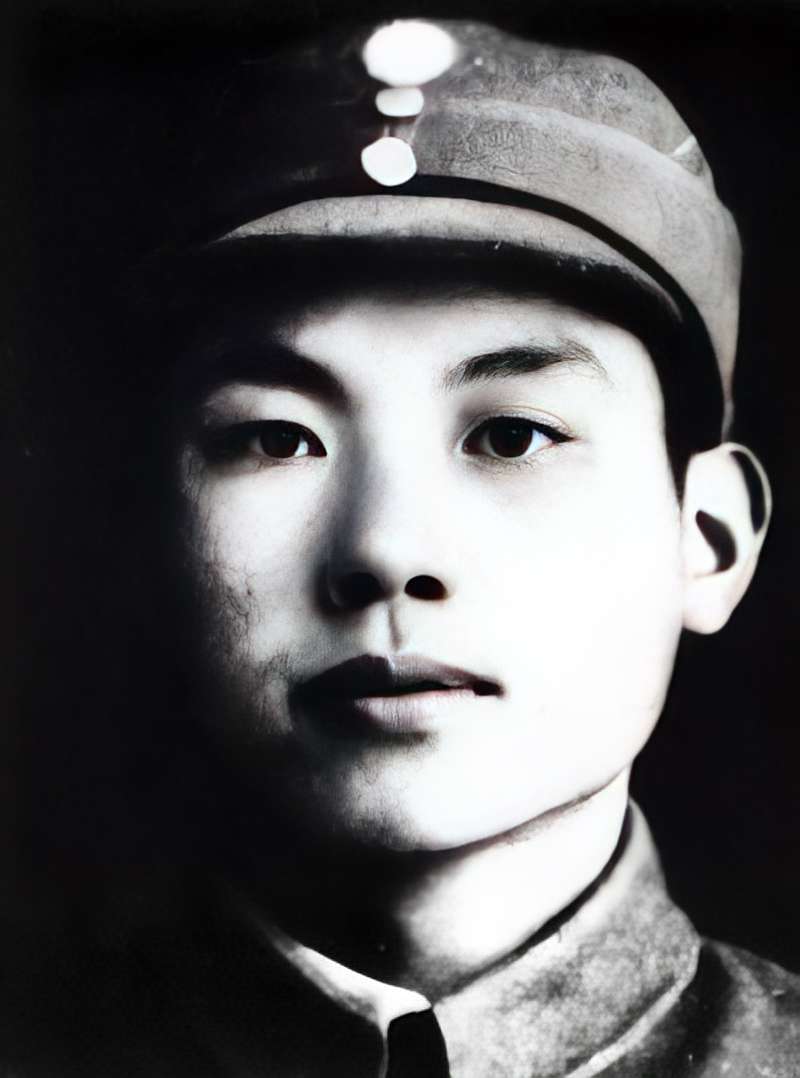 1961年，周总理在钓鱼台偶遇一个落单的少女，就问她：“你爸爸是谁？”少女说：“