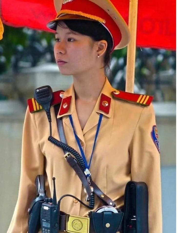 如今越南的整体发展水平跟咱们中国差了十年，乃至数十年不等；越南公务员的基本待遇，