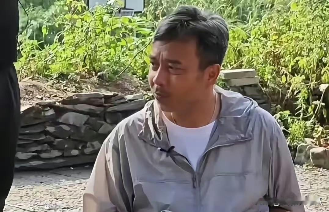 今天最扎心的就是杨乐乐因为她老公汪涵明明和何炅同岁，1974年出生，今年52岁