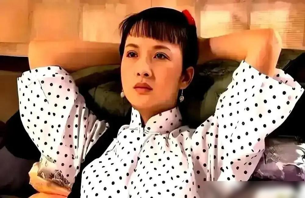 开机三天，导演自掏300万赶走女主角。整个剧组傻了。那是2000年的郭宝昌。投资