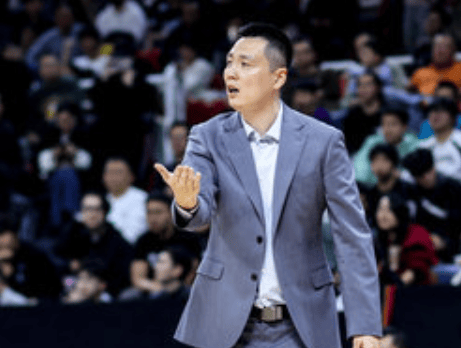 卢伟: 我们已经做好准备&大家很兴奋, 球队配置没到联盟顶级