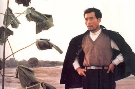 当年，李雪健在《渴望》后火爆一时，被导演拉去出演《焦裕禄》，谁料到焦裕禄妻子坚决