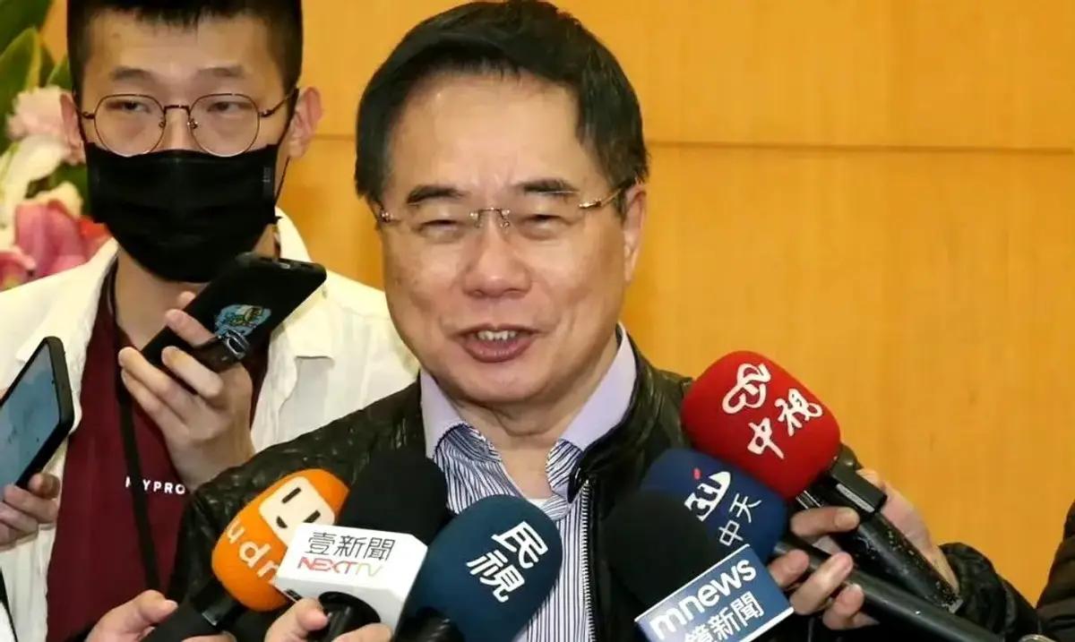 蔡正元说：“台湾事实上已经‘台独’”！蔡正元2月9日在节目中表示，“事实上已经‘