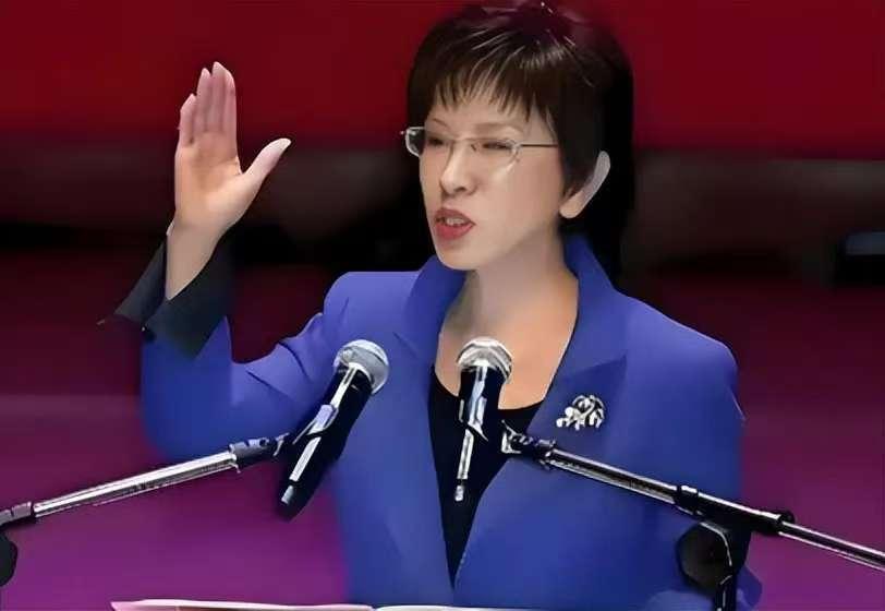 针对两岸统一，洪秀柱做出了表示！近期的，一次论坛活动中，洪秀柱，表示两岸还是以统