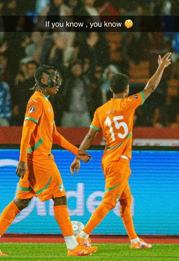 【哈哈哈哈】阿玛德迪亚洛Snapchat快拍上发文是与曼联转会目标YanDi