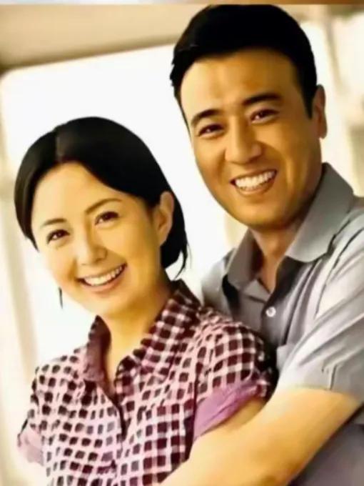 宋林静和于和伟因何结缘,他们背后有哪些鲜为人知的故事呢?娱乐圈的感情多裹着聚