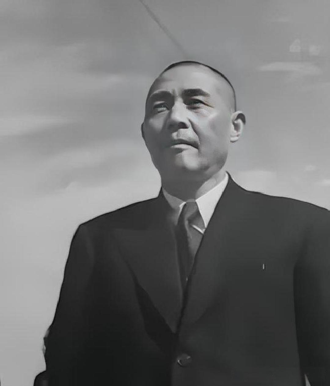 1938年国军上将钱大钧，黑着脸走进军统湖北站，当着众特务的面，一枪打死了副站长