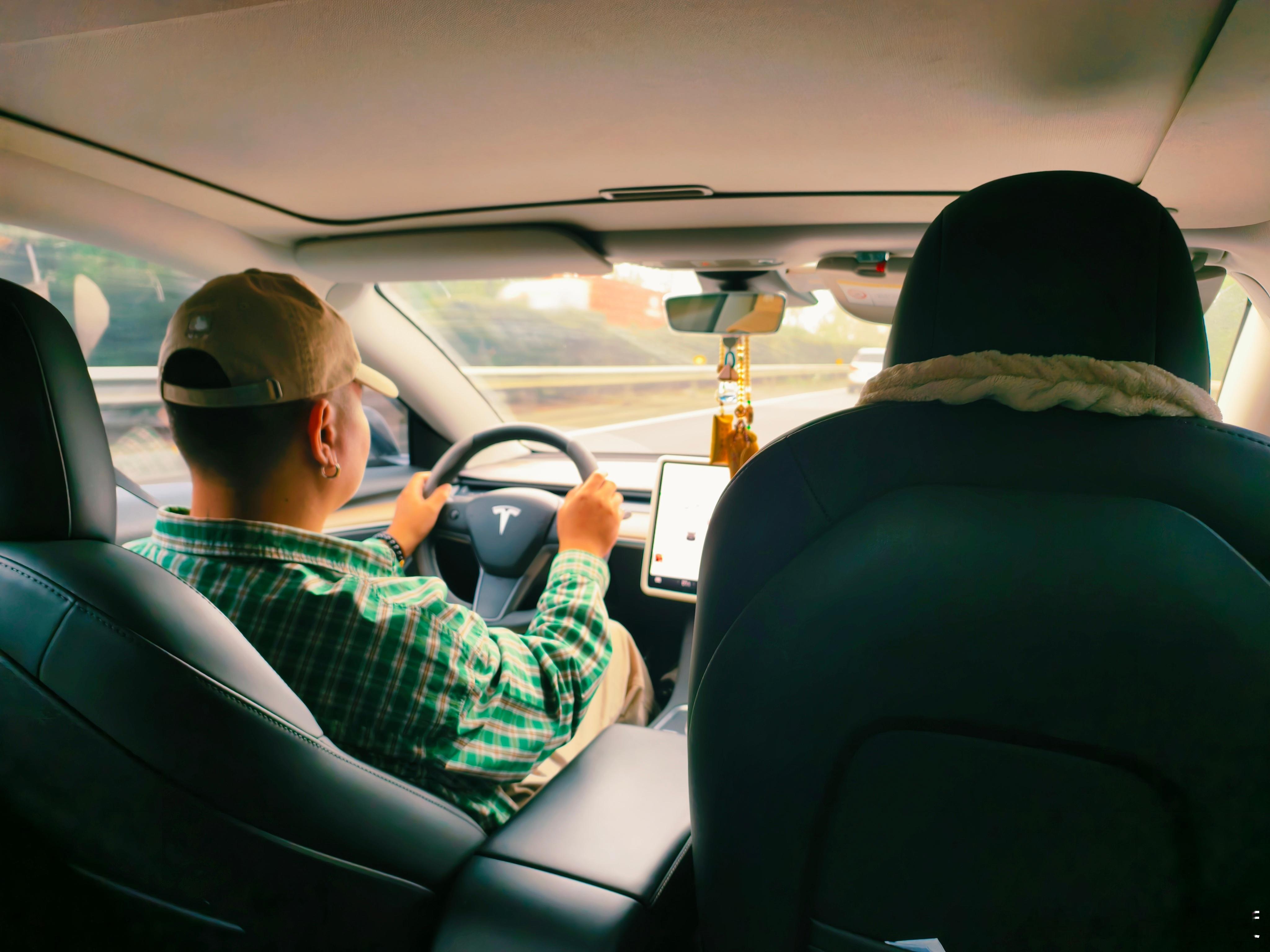 今天体验了跨城顺风车,上海到嘉兴,全程100公里,独享138元加高速费55元,合