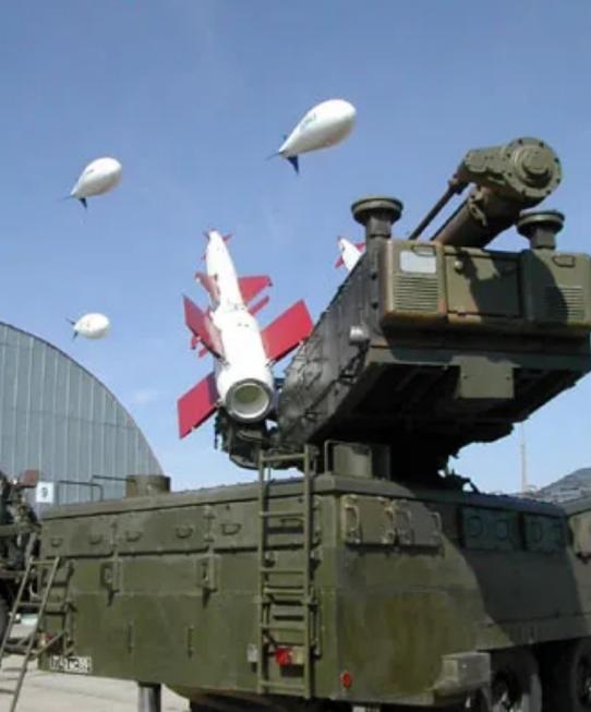 历史是惊人的相似，当年是希特勒逼犹太人四处逃命，现在是犹太人自己四处保命。上