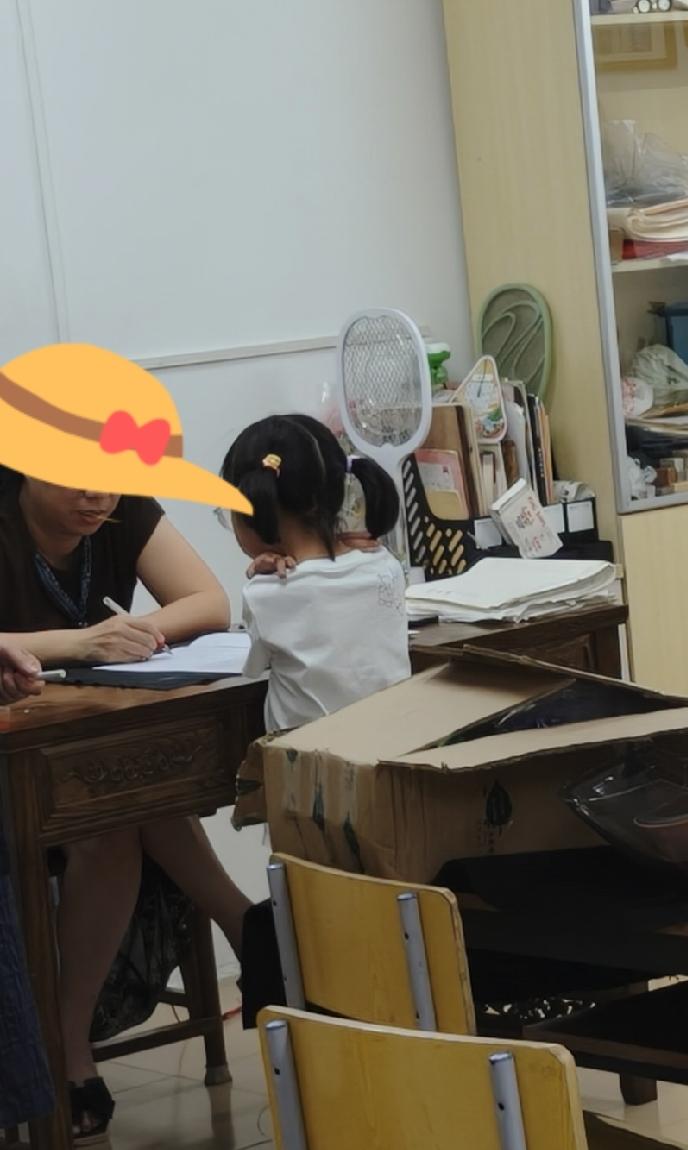 如今孩子放假比上学还累。暑假一开始，本以为能松口气，可不仅没法休息，还得天天接送