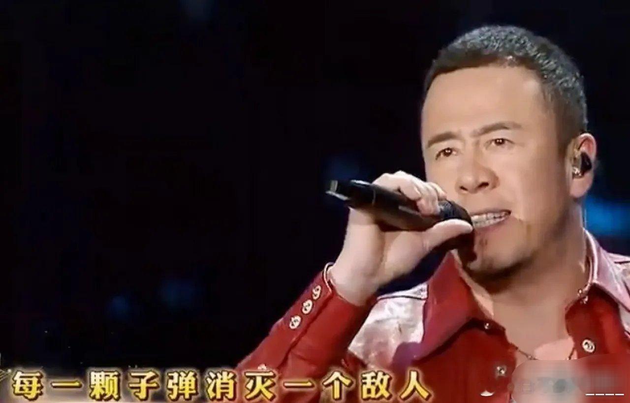 娱乐重榜:近日关于歌手杨坤改编《游击队之歌》的唱法。备爱人们关注和批评。他改编版
