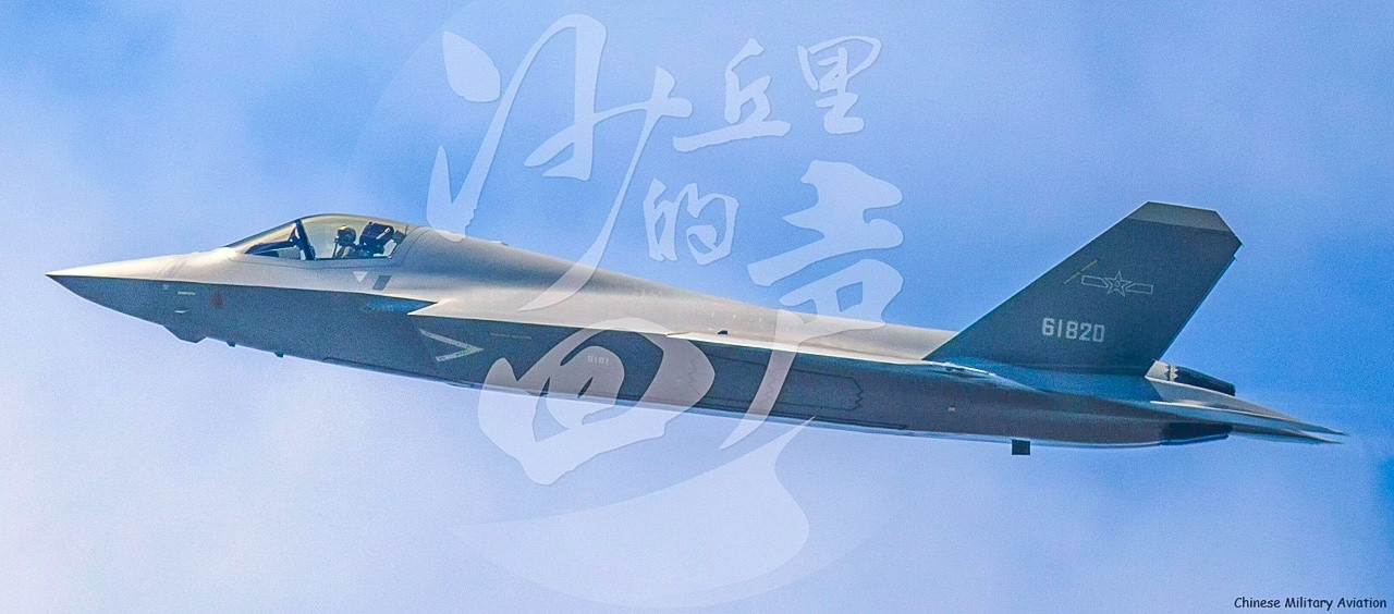 两架带号的最初量产型J35A高清图[墨镜]这两架J35A是去年下线的，批次号01