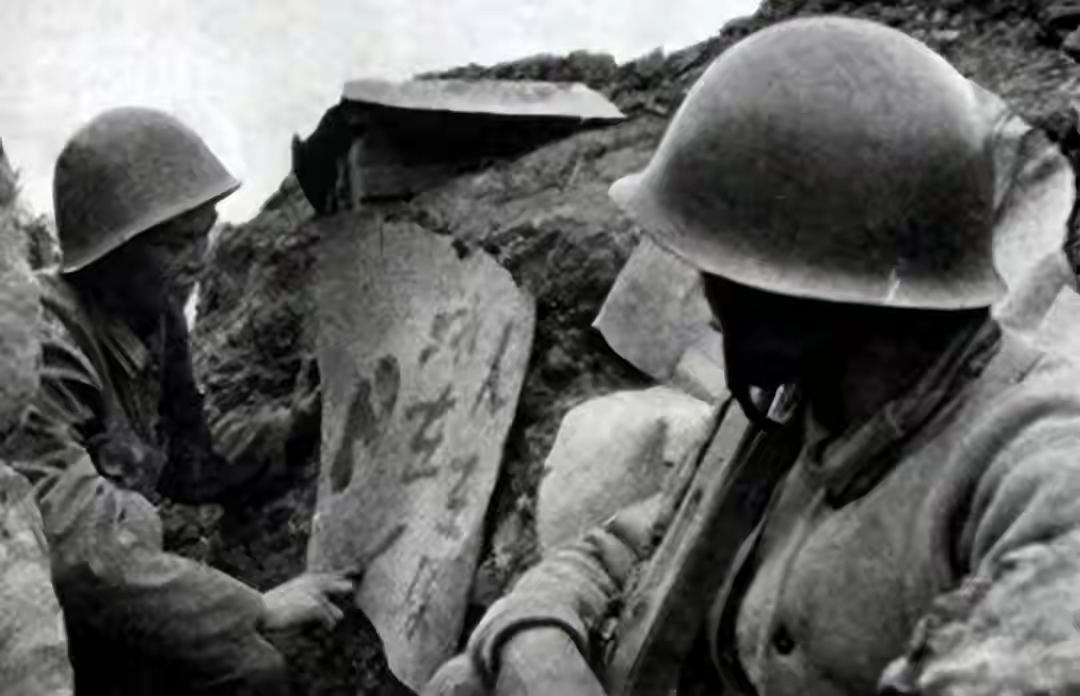 1981年中越罕见白刃战，12名壮士集体牺牲，排长至死咬住越军耳朵1981年5