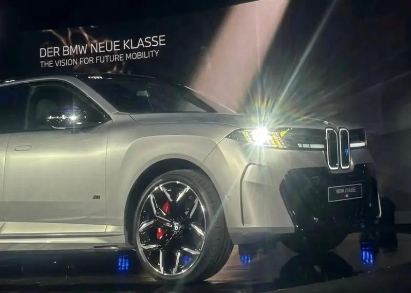 【下一代宝马X5长这样】近日全新一代宝马X5、宝马7系、宝马3系的实车照片集体