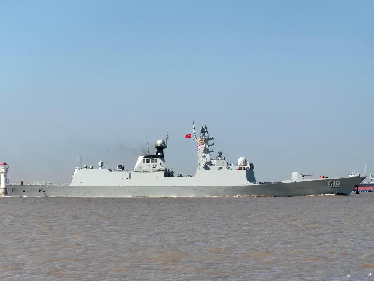 新批次改进型054A护卫舰519舰来了，它是目前为止新批次改进型054A中最大方