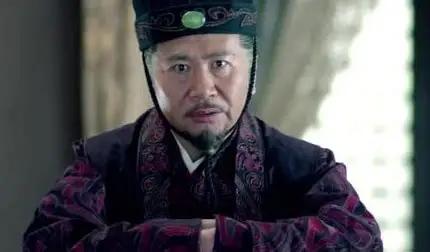 明朝成化年间，太子洗马杨守陈请假回乡，路过一处驿站歇脚。驿丞翻开他的文牒，上下打